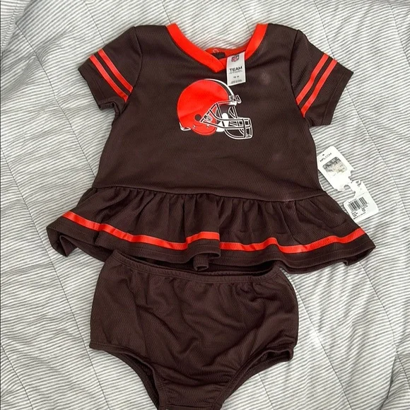NFL Cleveland browns baby girl outfit size 18 months - Picture 1 of 8